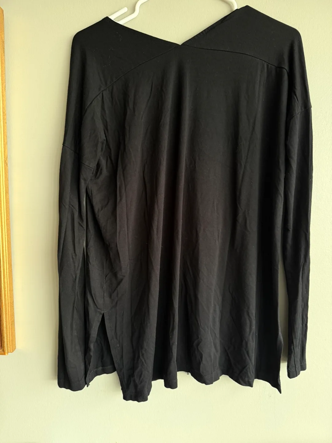 Babaton by Aritzia Black Long Sleeve V-Neck Top, Size Small🏈 image indicator(3)
