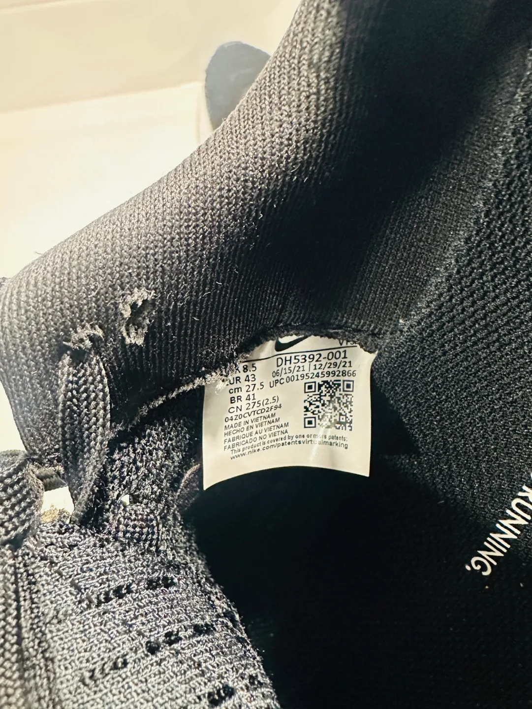 Nike Infinity Run Flyknit 3 Running Shoes - Size 9.5 image indicator(3)