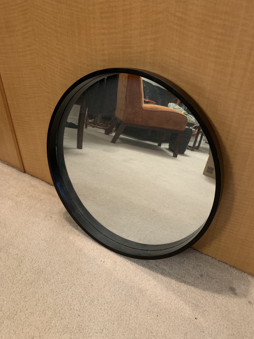 Round wall mirror
