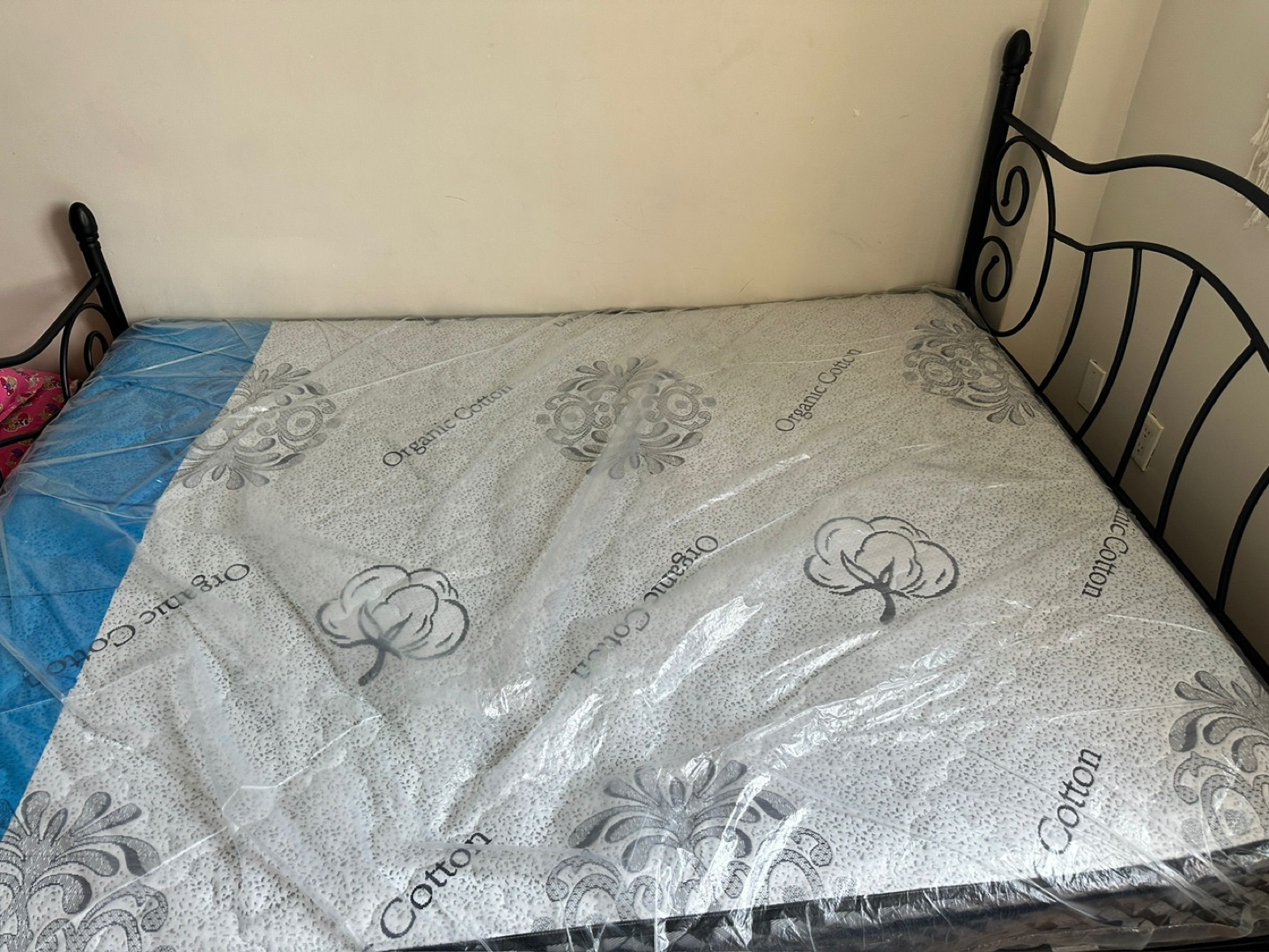 New Double Mattress and Metal Frame - photo 4