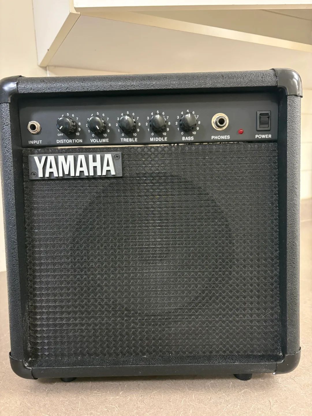Yamaha Guitar Amplifier HY-10GIII thumbnail