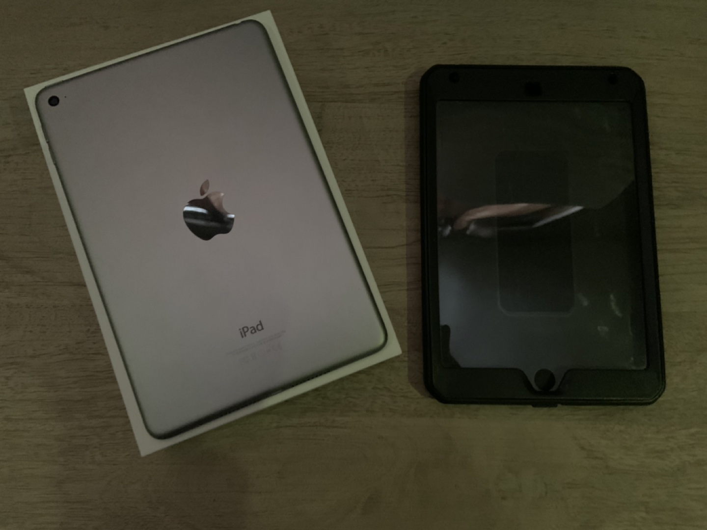 iPad Mini 4 Mint 🏈 with protective case - photo 2
