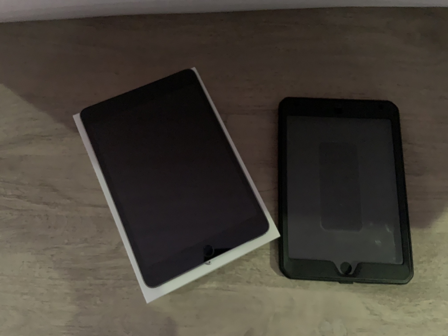 iPad Mini 4 Mint 🏈 with protective case - photo 3