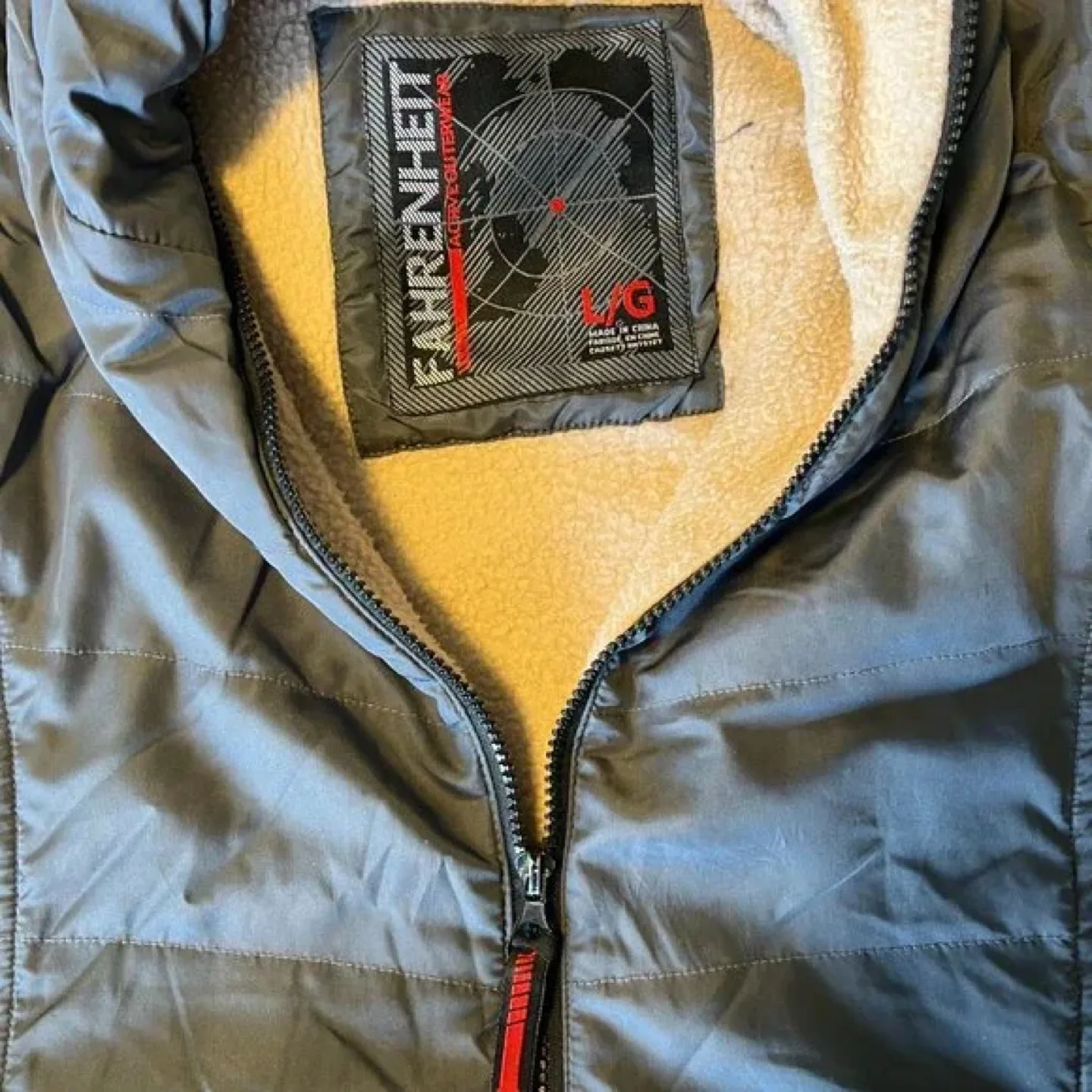 Fahrenheit Outerwear Vest - Size LG image indicator(5)