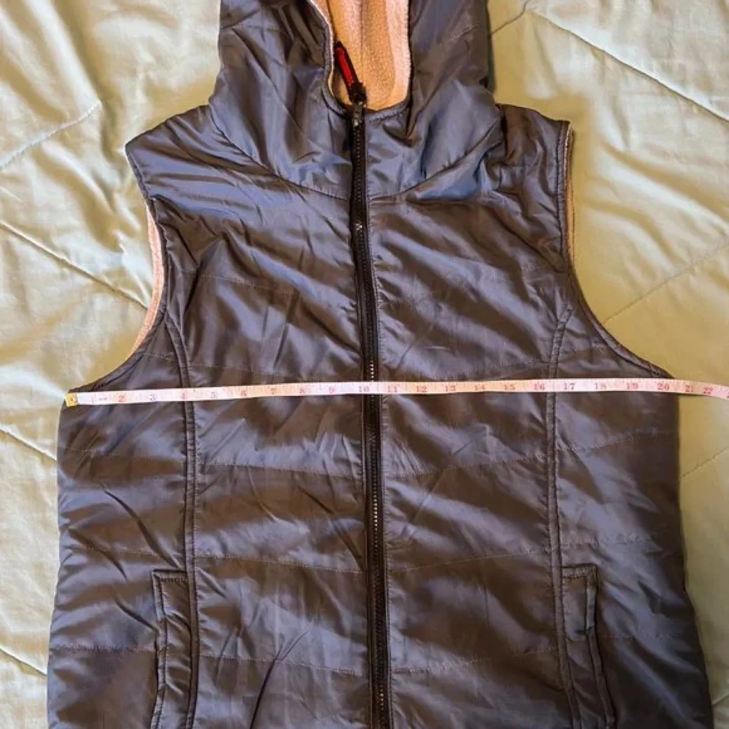 Fahrenheit Outerwear Vest - Size LG image indicator(4)