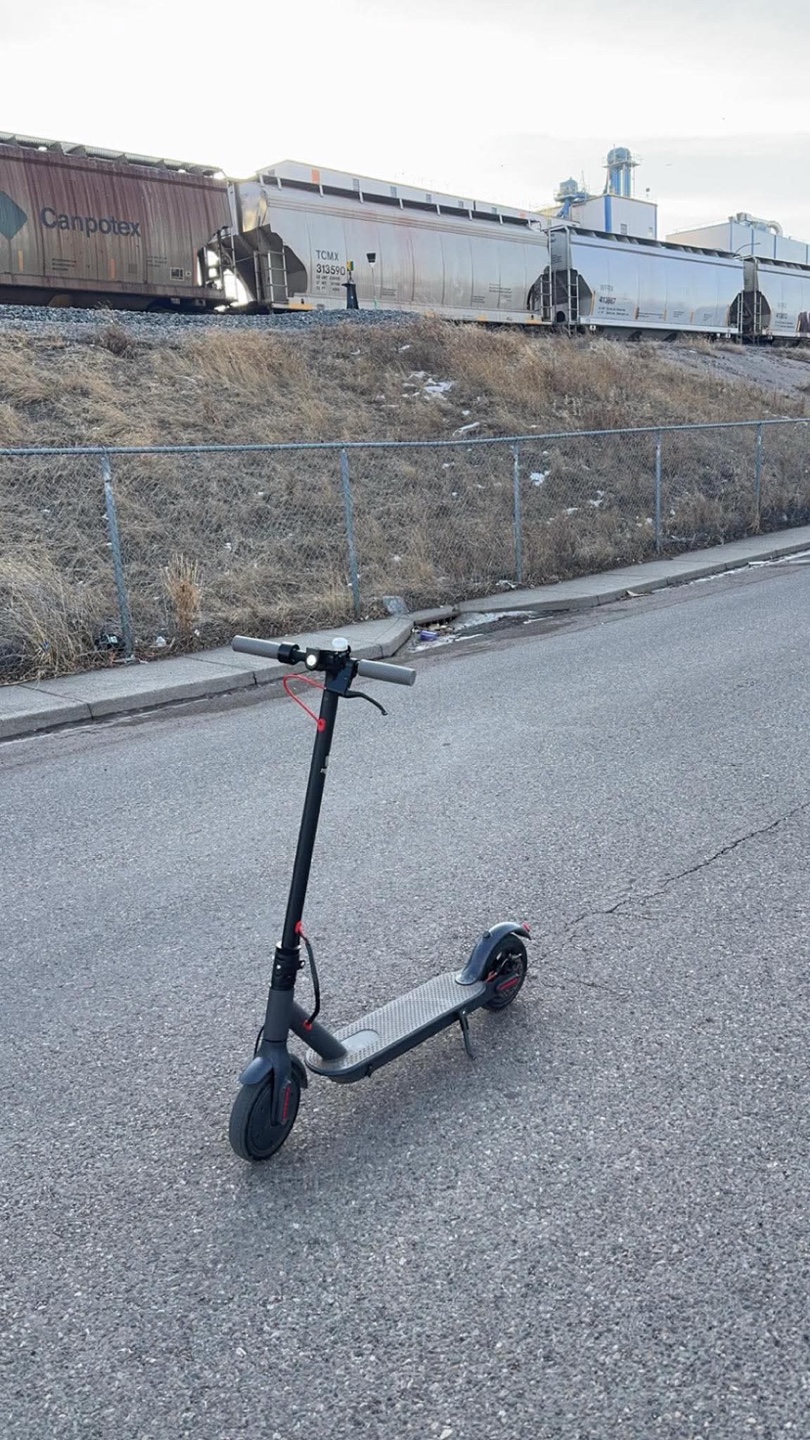 Xiaomi Electric Scooter - Excellent Condition - photo 3