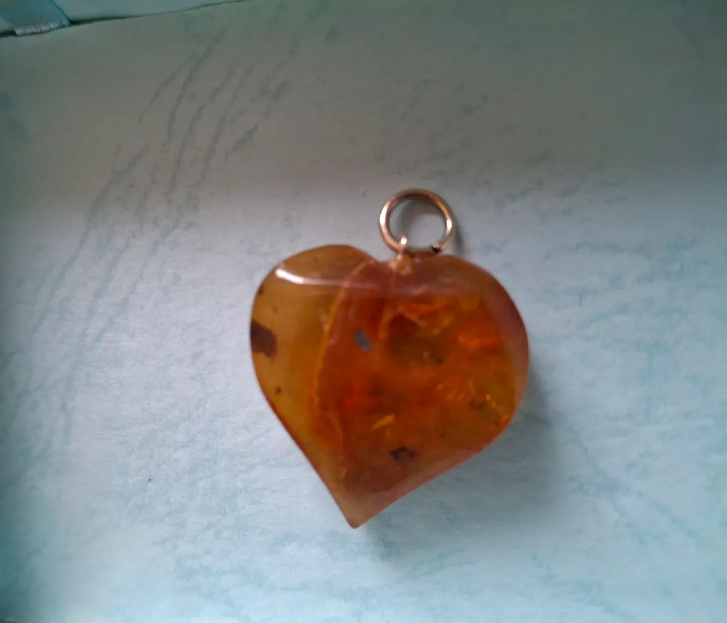 Amber heart pendant image indicator(3)
