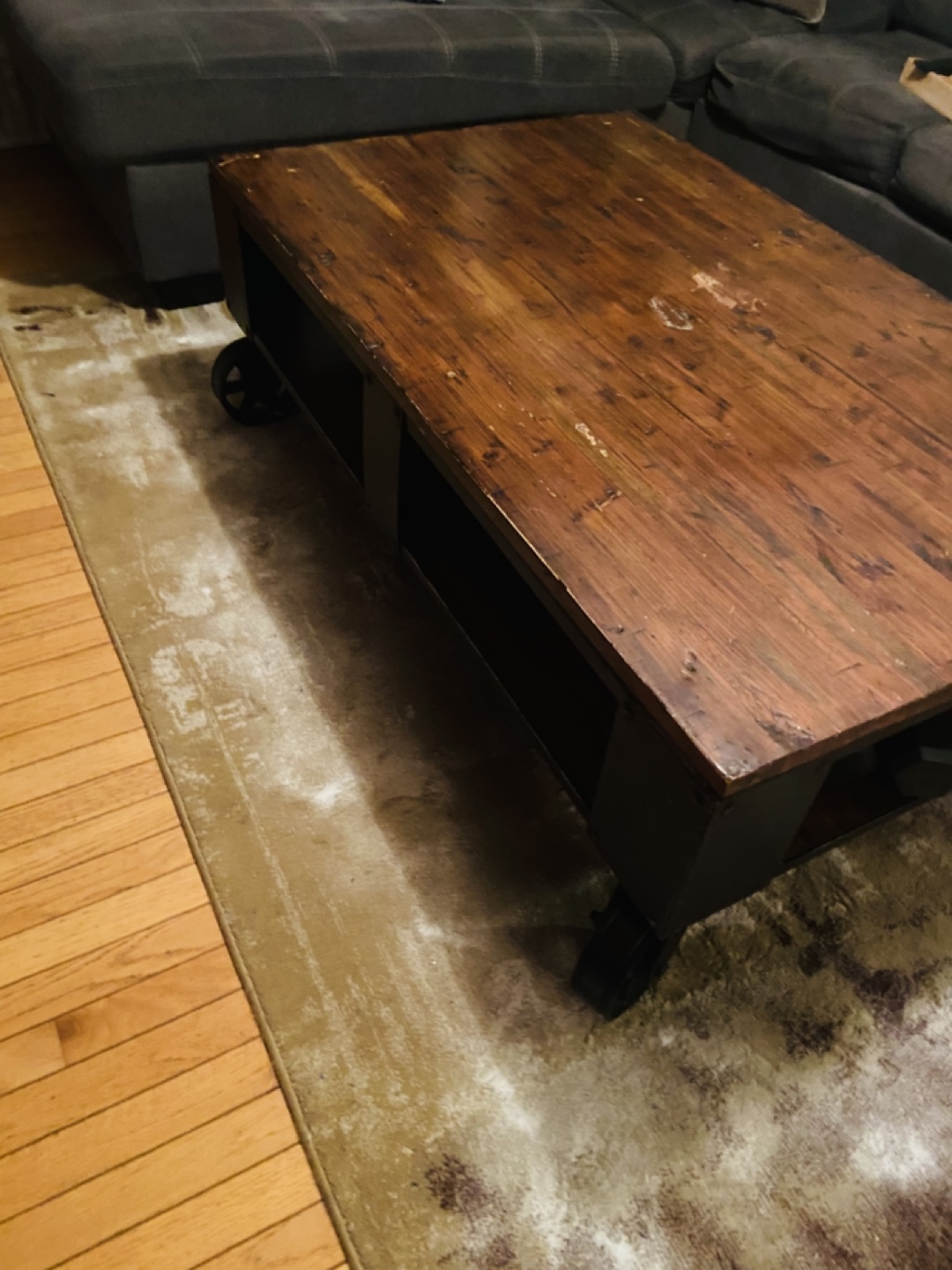 Industrial Style Coffee Table with Wheels - photo 3