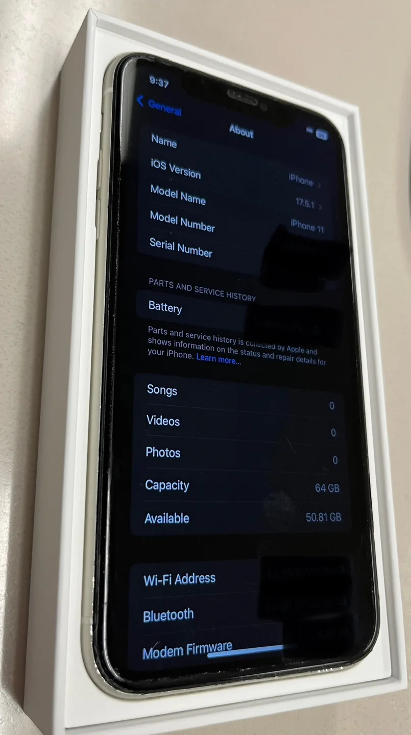 iPhone 11 64GB New Battery image indicator(2)
