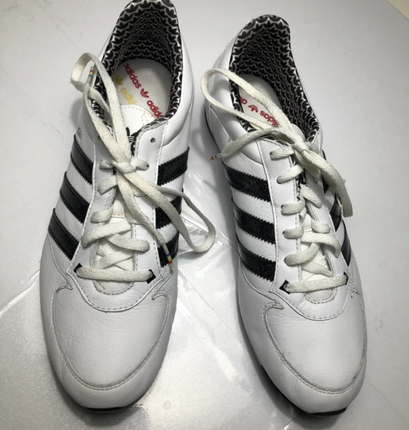 Adidas Midiru Women's White Leather Sneakers Size 7 image indicator(3)