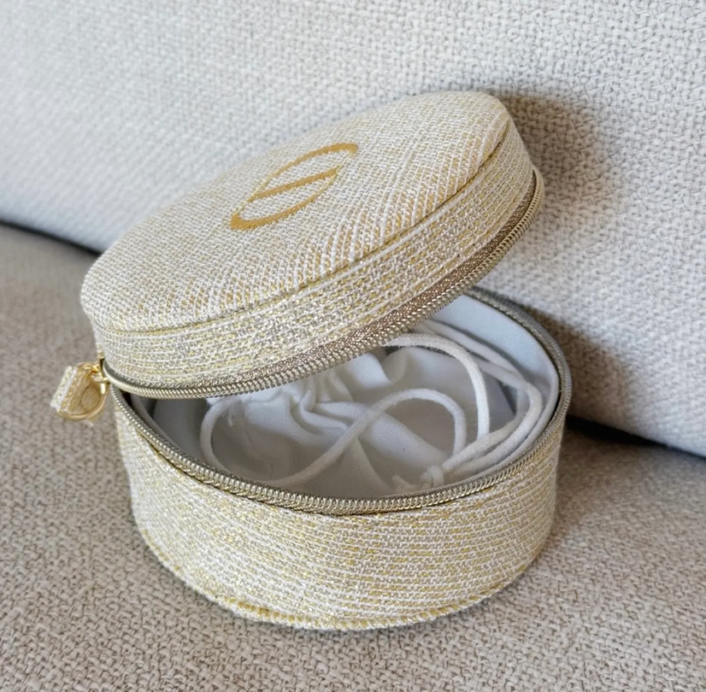 Dior Round Jewellery Case image indicator(2)