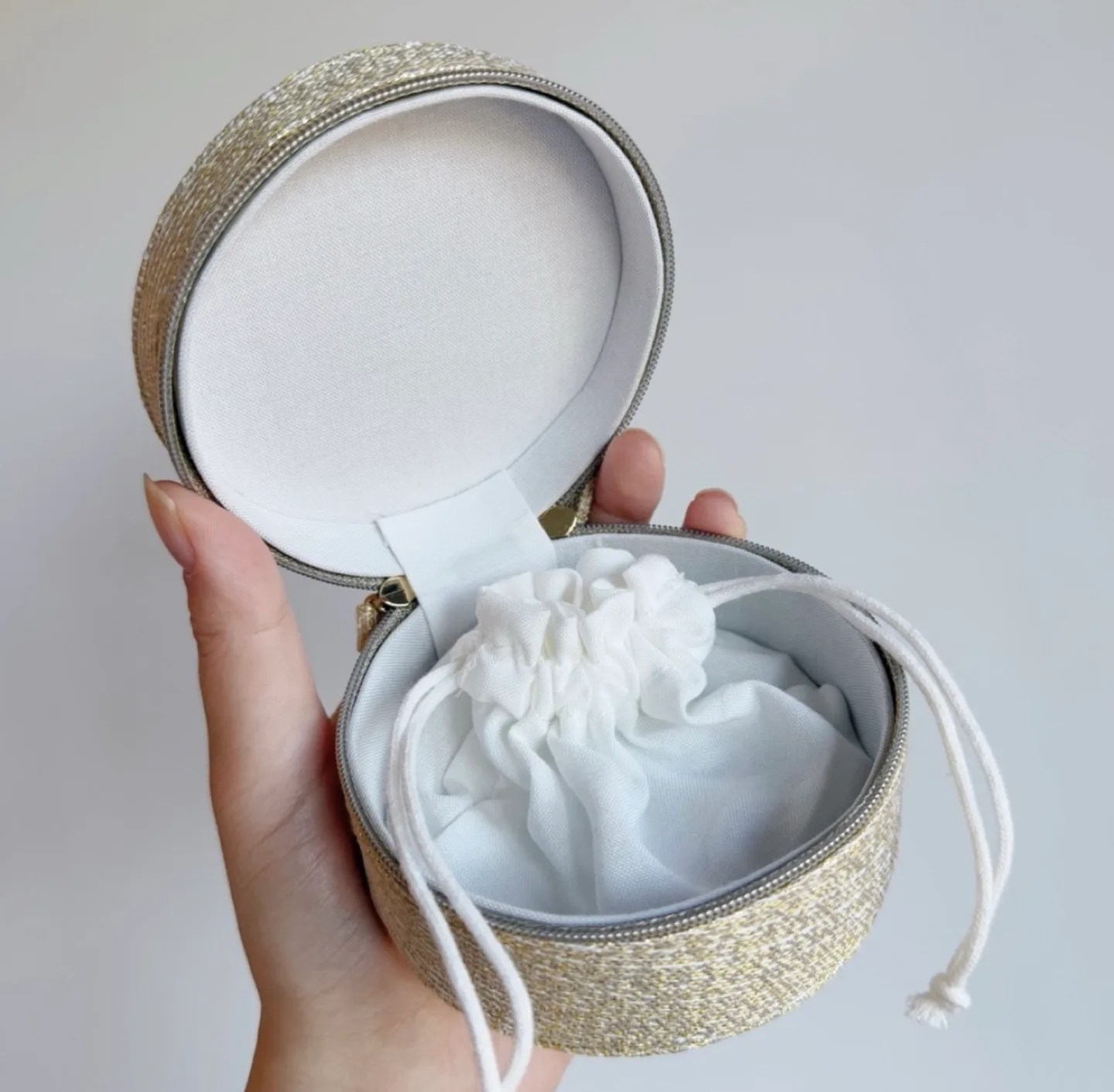 Dior Round Jewellery Case image indicator(3)