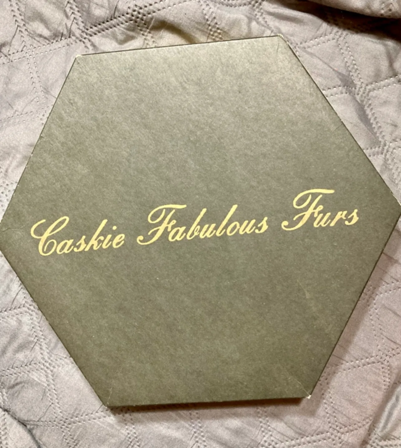 ✨Vintage never used Mink Fur Pillbox Hat by Caskie Fabulous Furs image indicator(4)