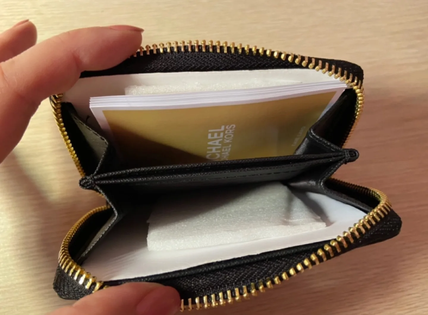 BNWT Micheal Kors Jet Set Travel Card Case in Black 🏈 image indicator(2)