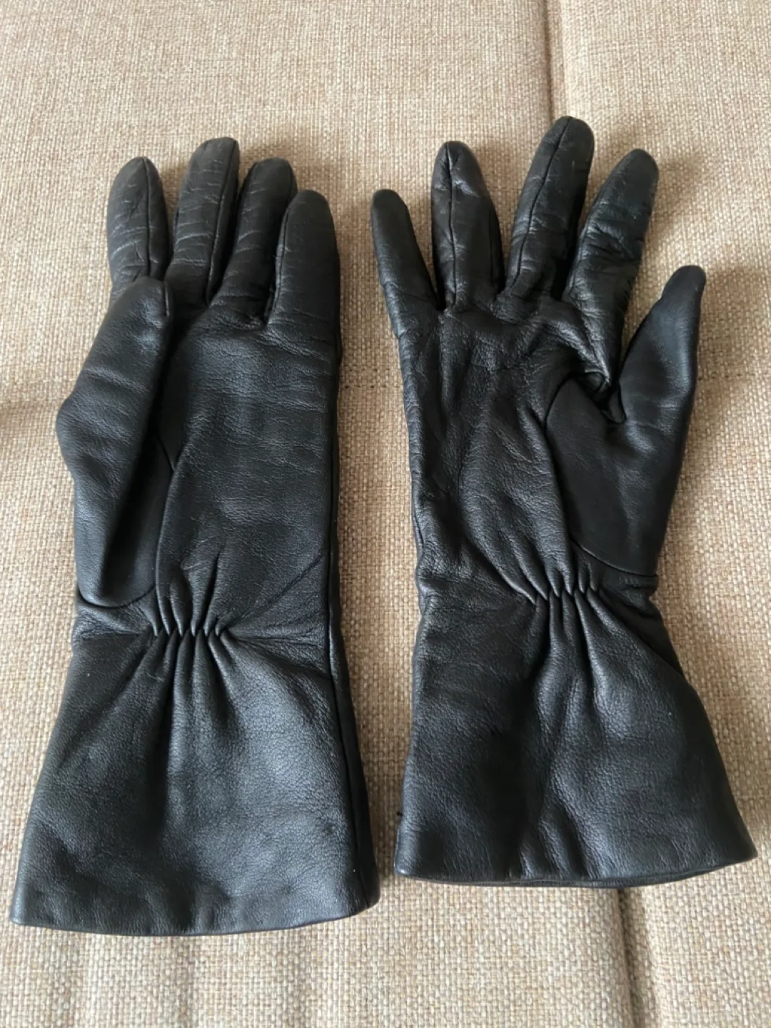 Black Leather Gloves image indicator(2)