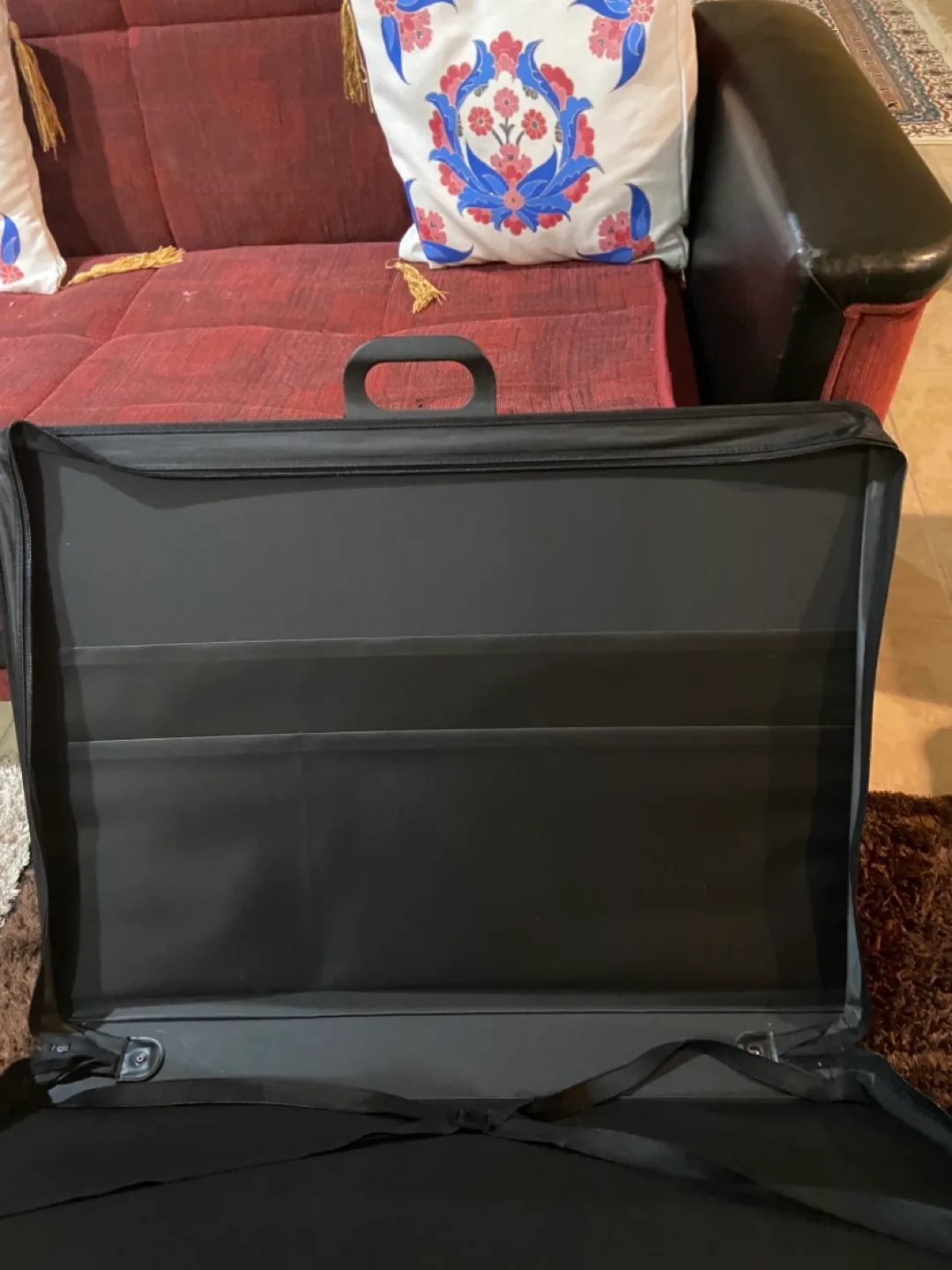 Large Black Portfolio Case image indicator(5)