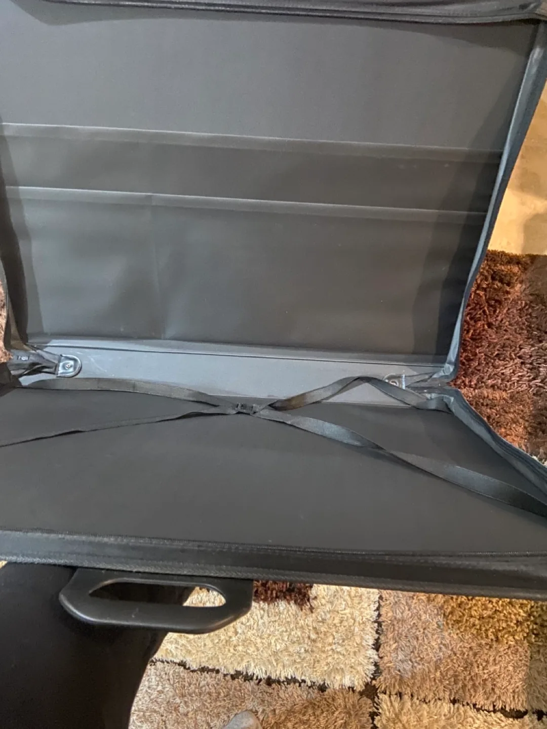 Large Black Portfolio Case image indicator(6)