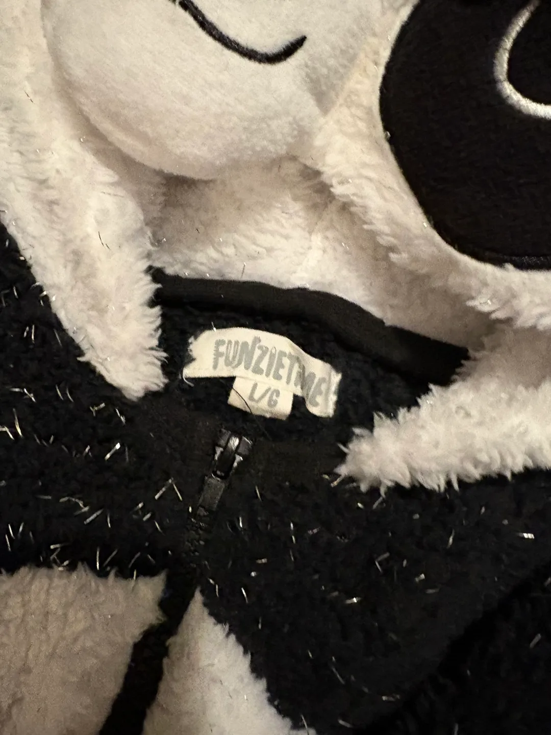 Funzie Panda onesie, size L/G🏈 image indicator(3)