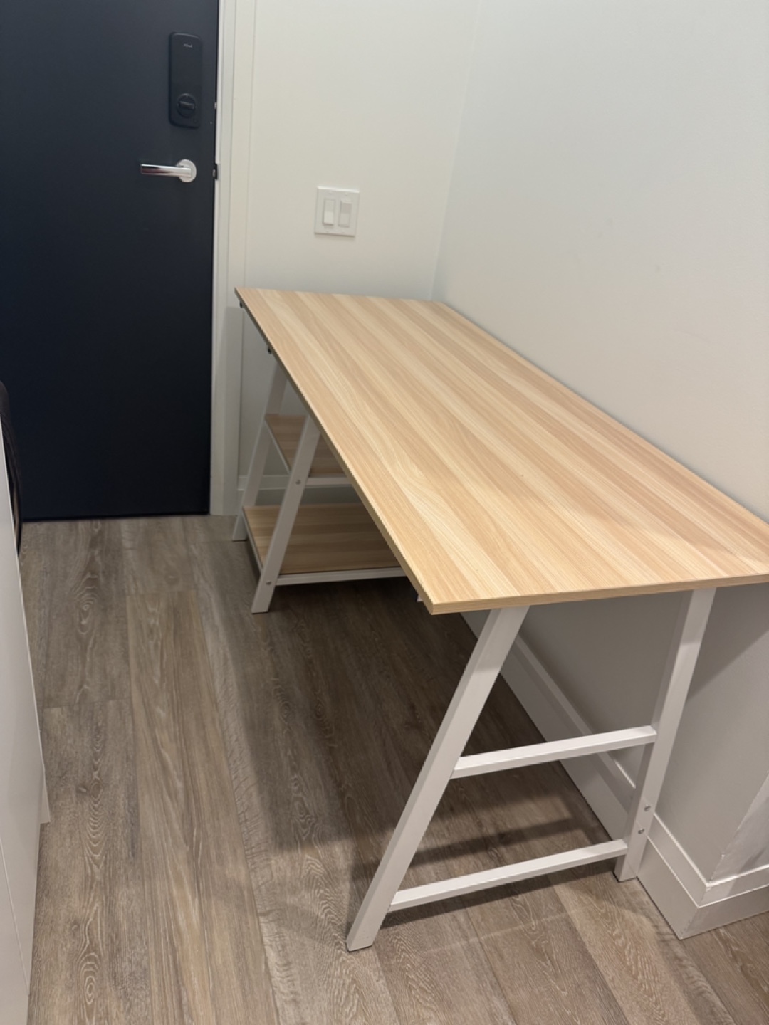 White and Light Wood Computer Desk - photo 2
