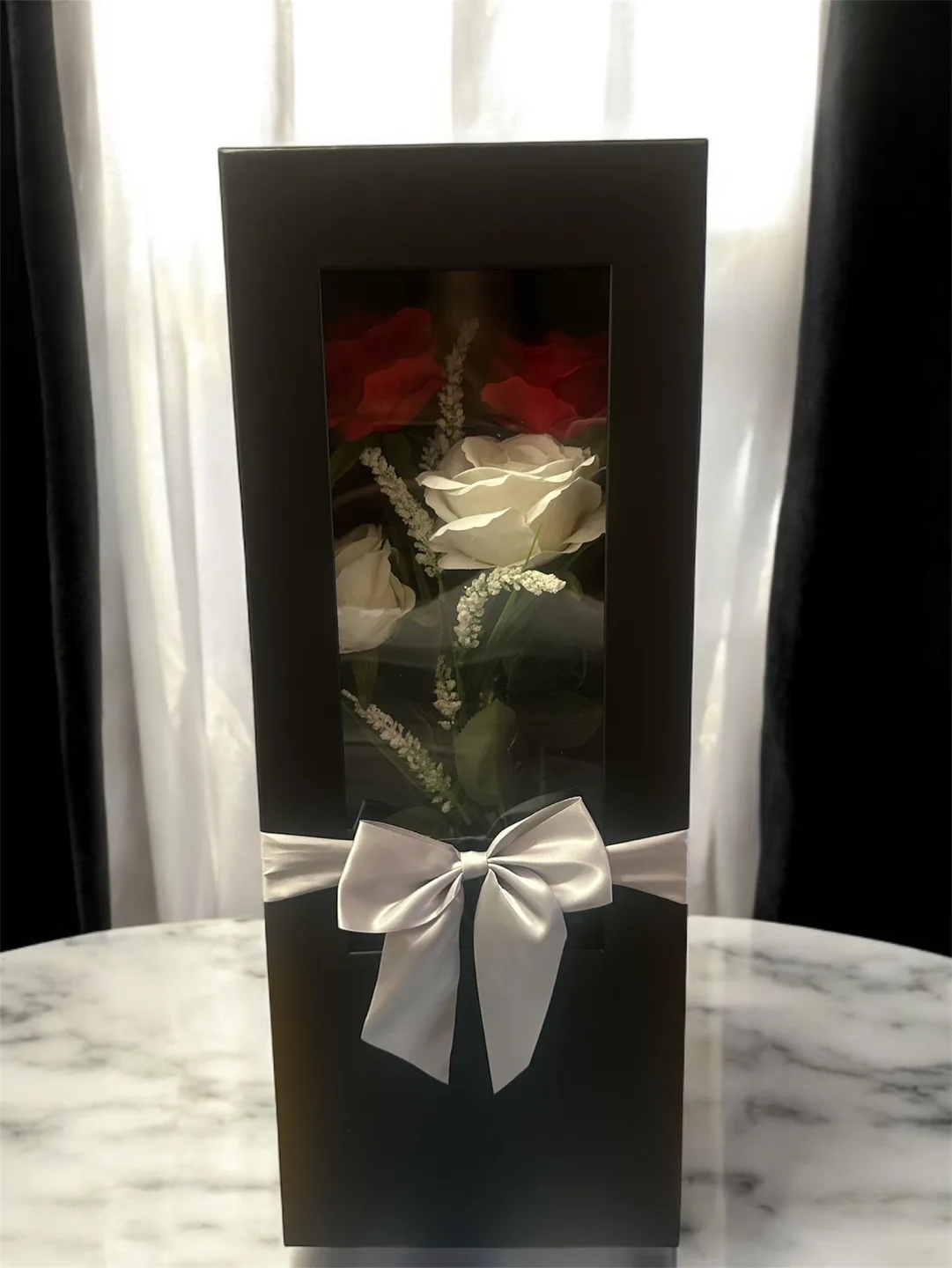 Luxury Rose Gift Box thumbnail