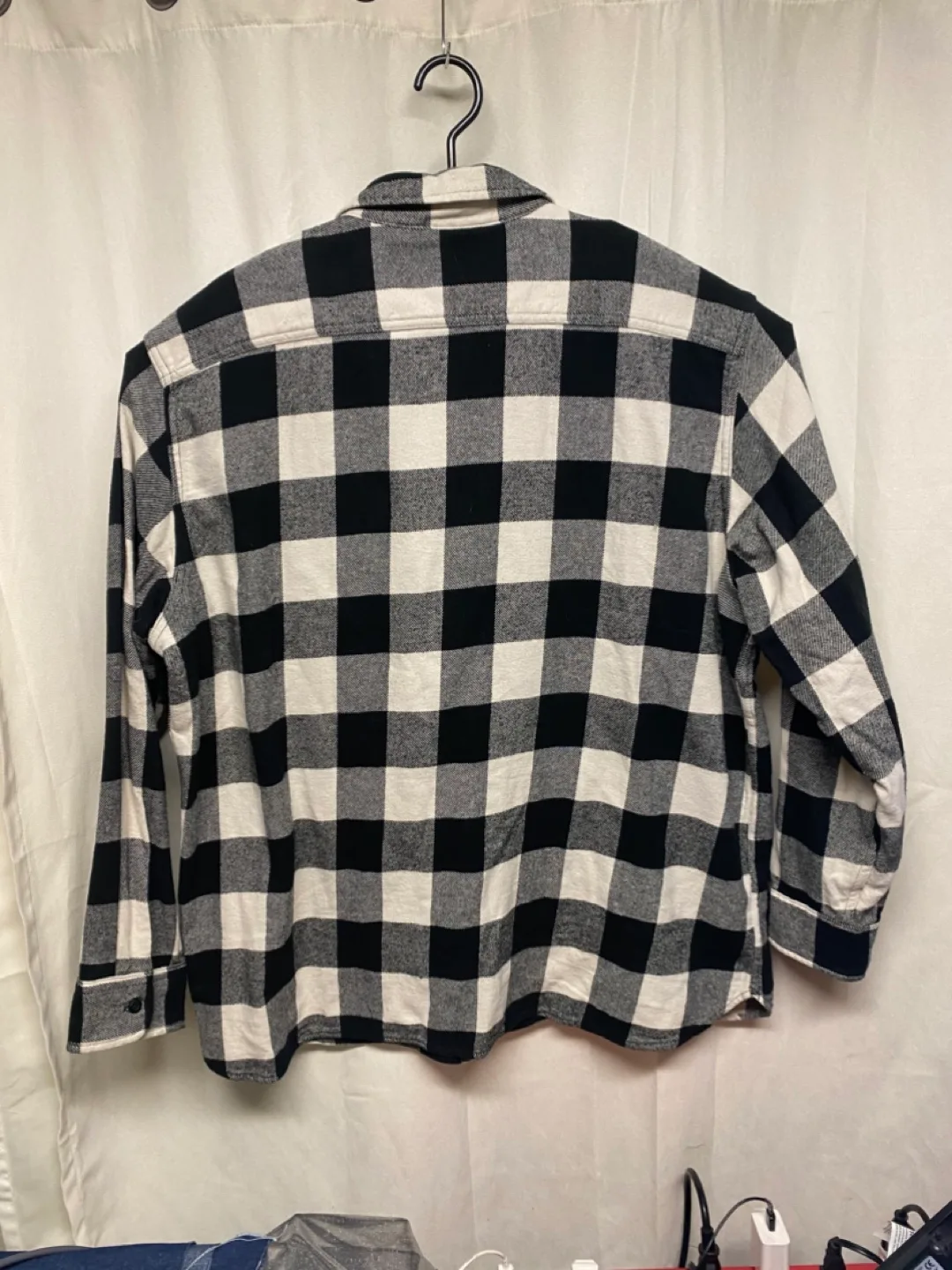 Levi's Men's Relaxed Fit XL Black and White Flannel Shirt image indicator(4)