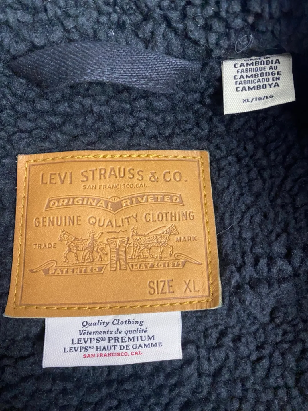 Levi's Black Sherpa Lined Denim Jacket image indicator(6)