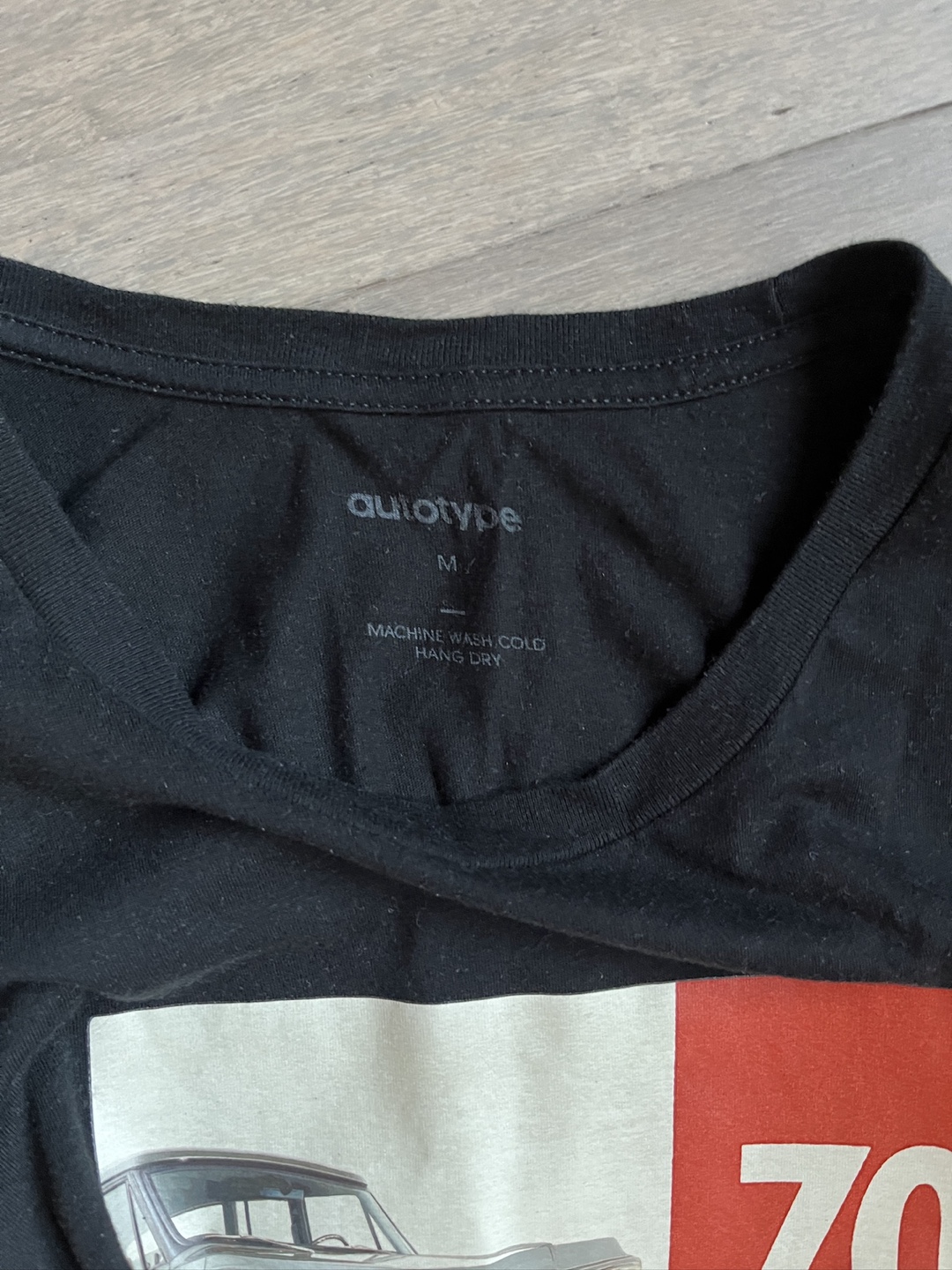 Auiotype Men's Black T-Shirt Size M Graphic Tee