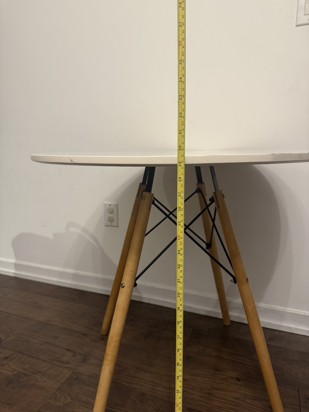 White Round Table and Four Chairs Set - photo 5