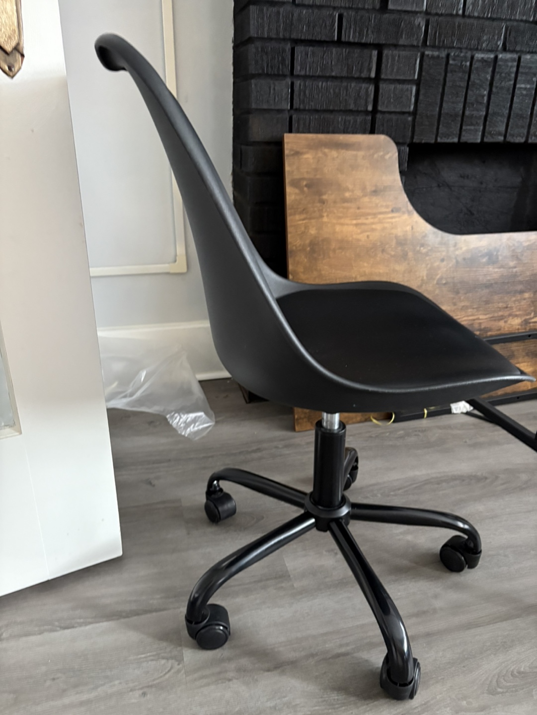 Black Rolling Desk Chair