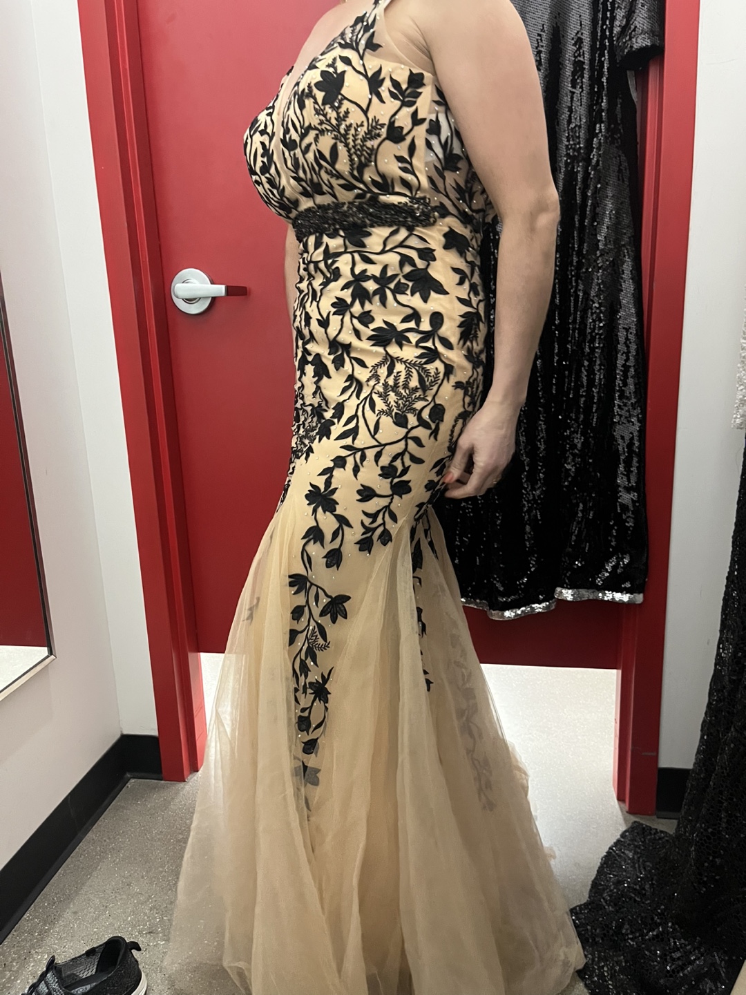 Stunning Champagne Mermaid Evening Gown - photo 2
