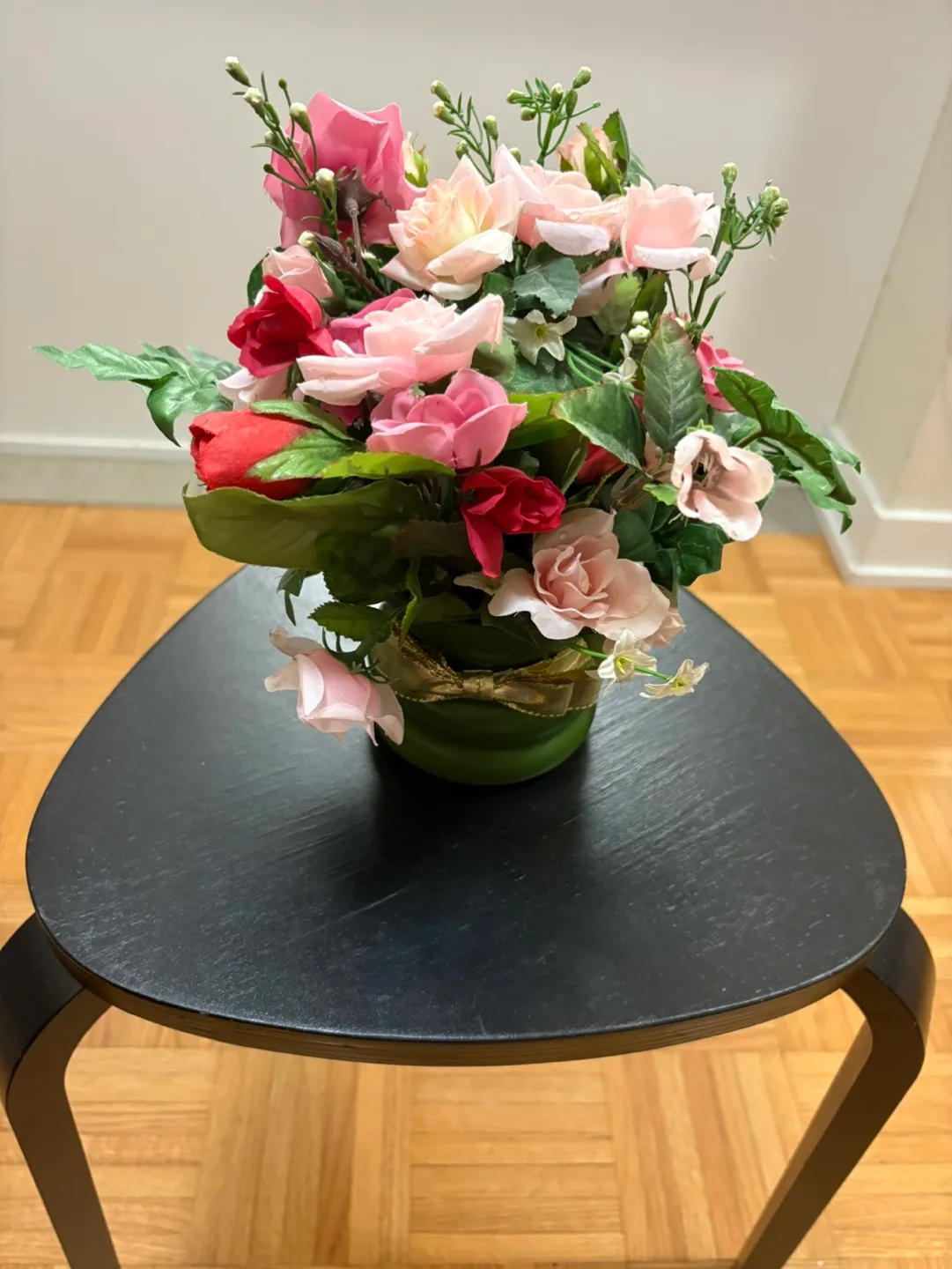 Artificial Rose Bouquet in Green Pot image indicator(2)