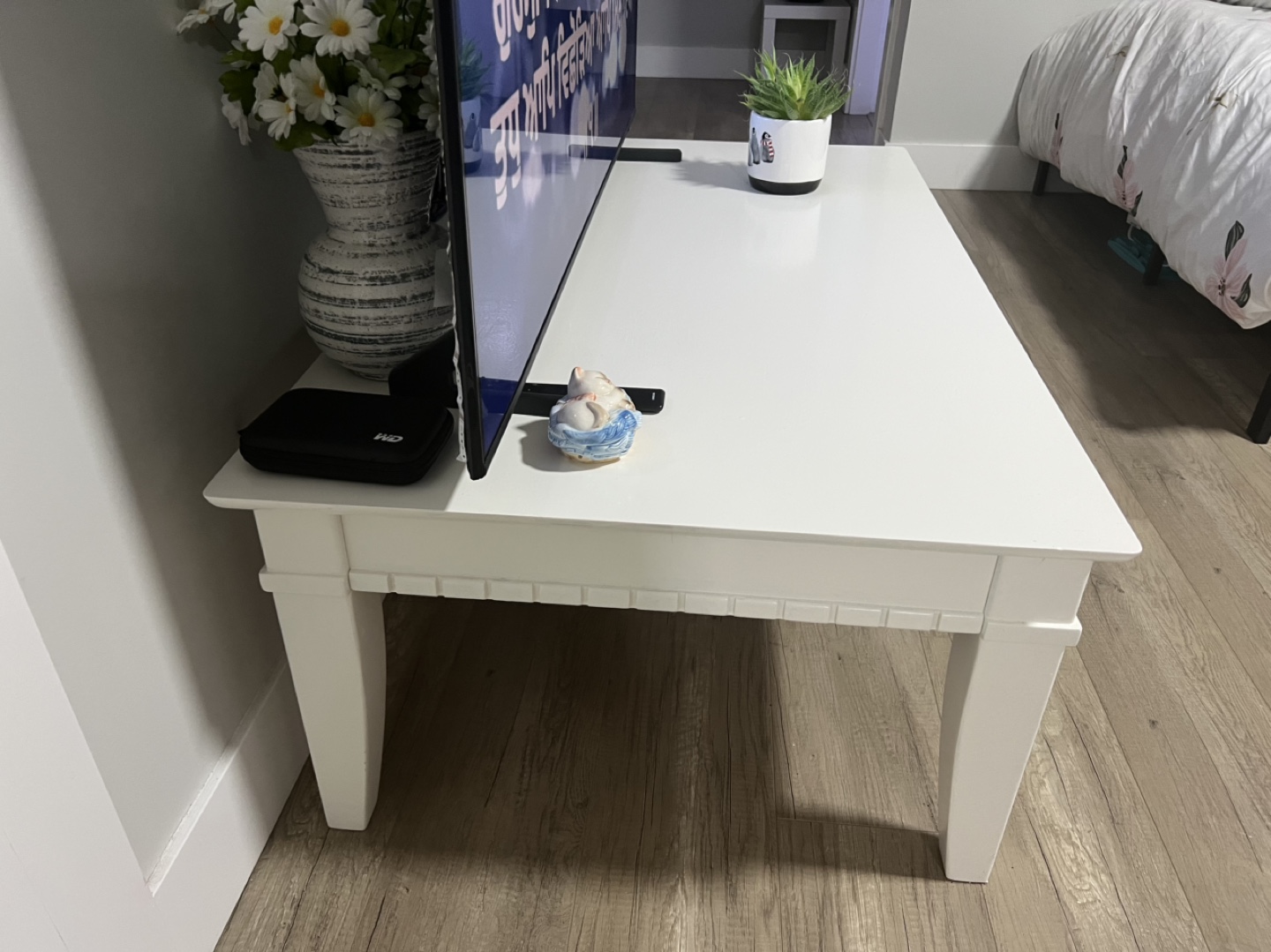 White Coffee Table - photo 2