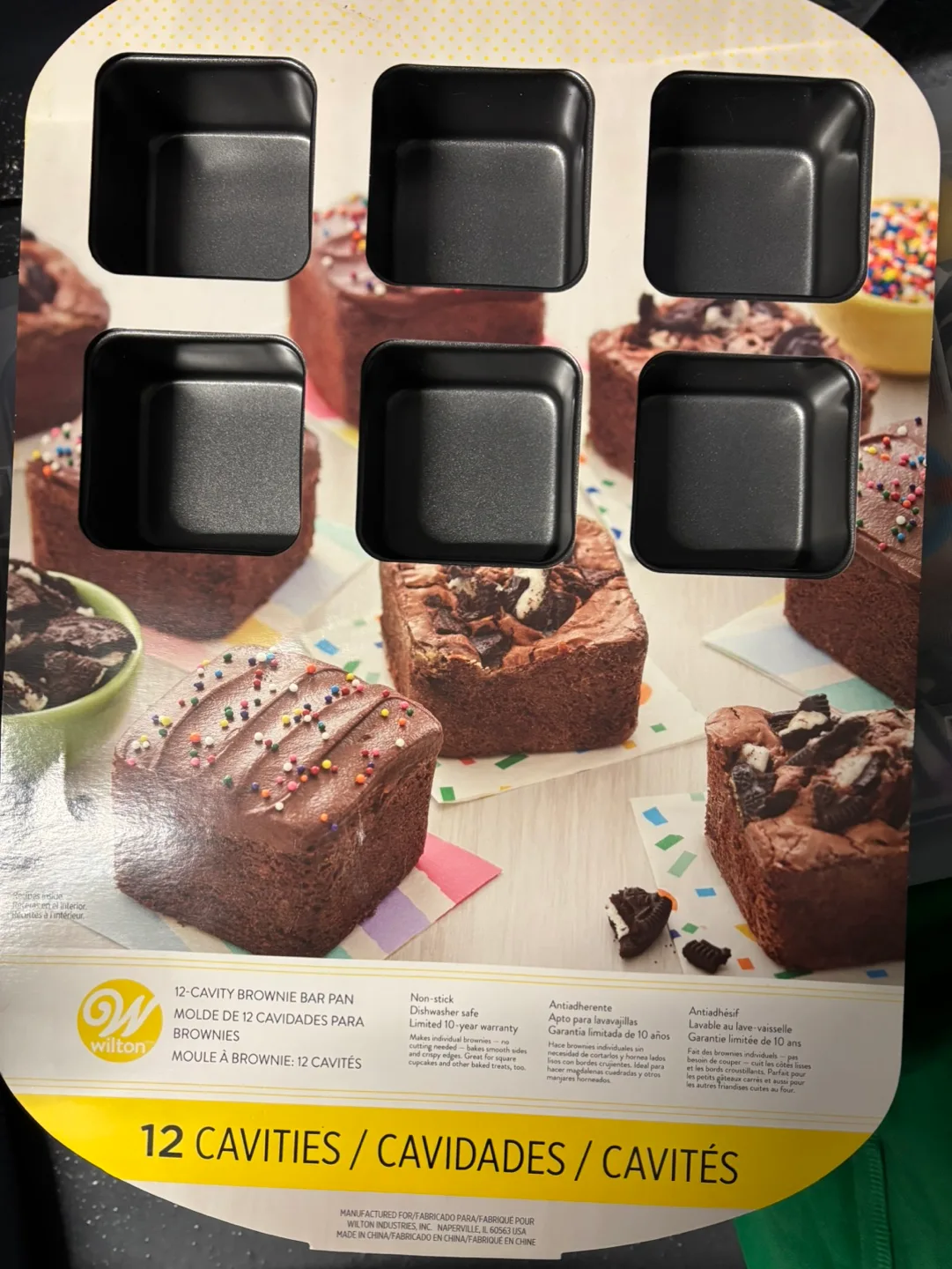 Baking Pan Bundle:  Baker's Choice & 3-Piece Baking Set image indicator(2)