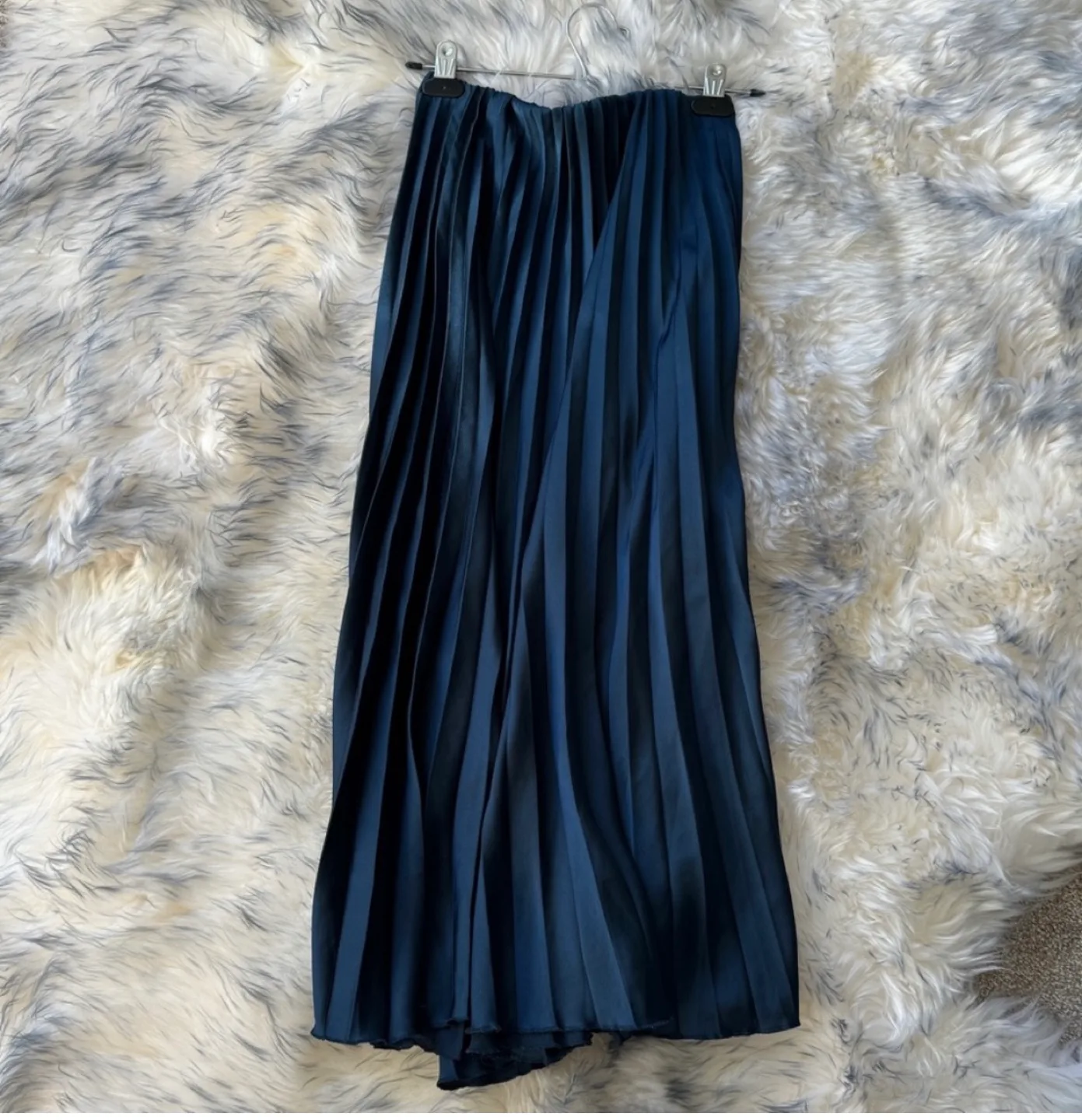 Zara Pleated Midi Skirt - Size S image indicator(4)