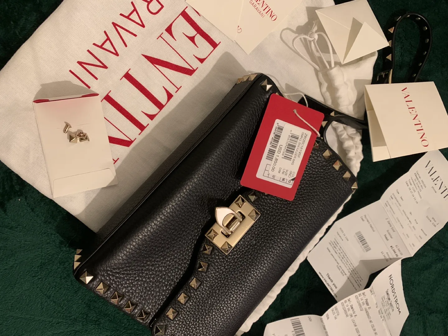 Valentino Garavani Rockstud Leather Wallet on Chain image indicator(4)