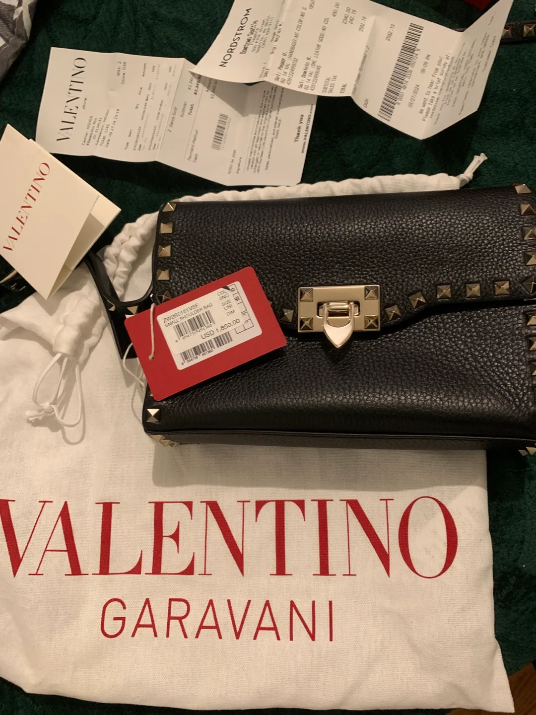 Valentino Garavani Rockstud Leather Wallet on Chain image indicator(2)