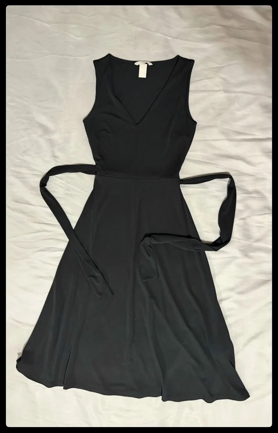Black Sleeveless Midi Dress with Belt - Size XS image indicator(4)