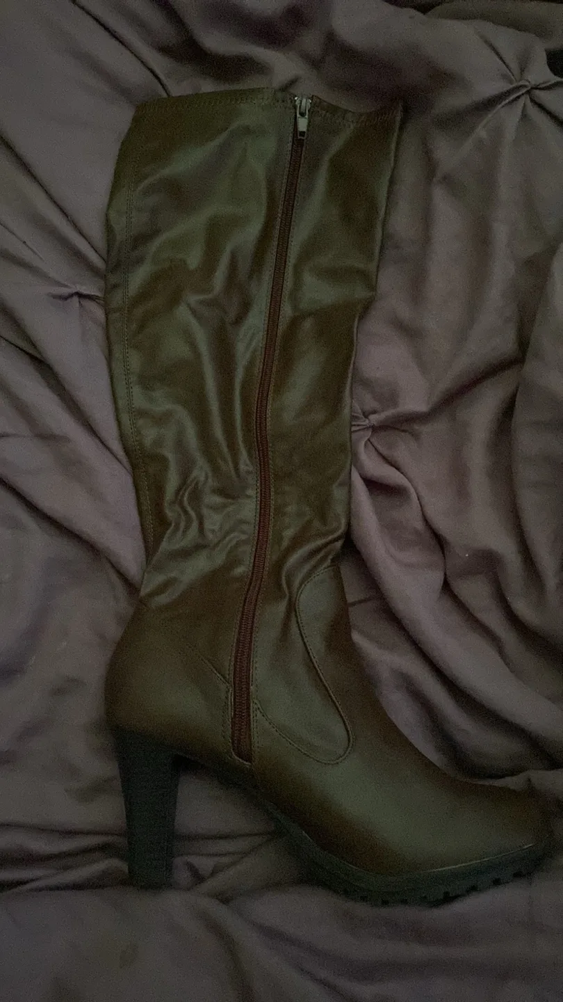 Brown Knee-High Boots with Block Heel image indicator(2)