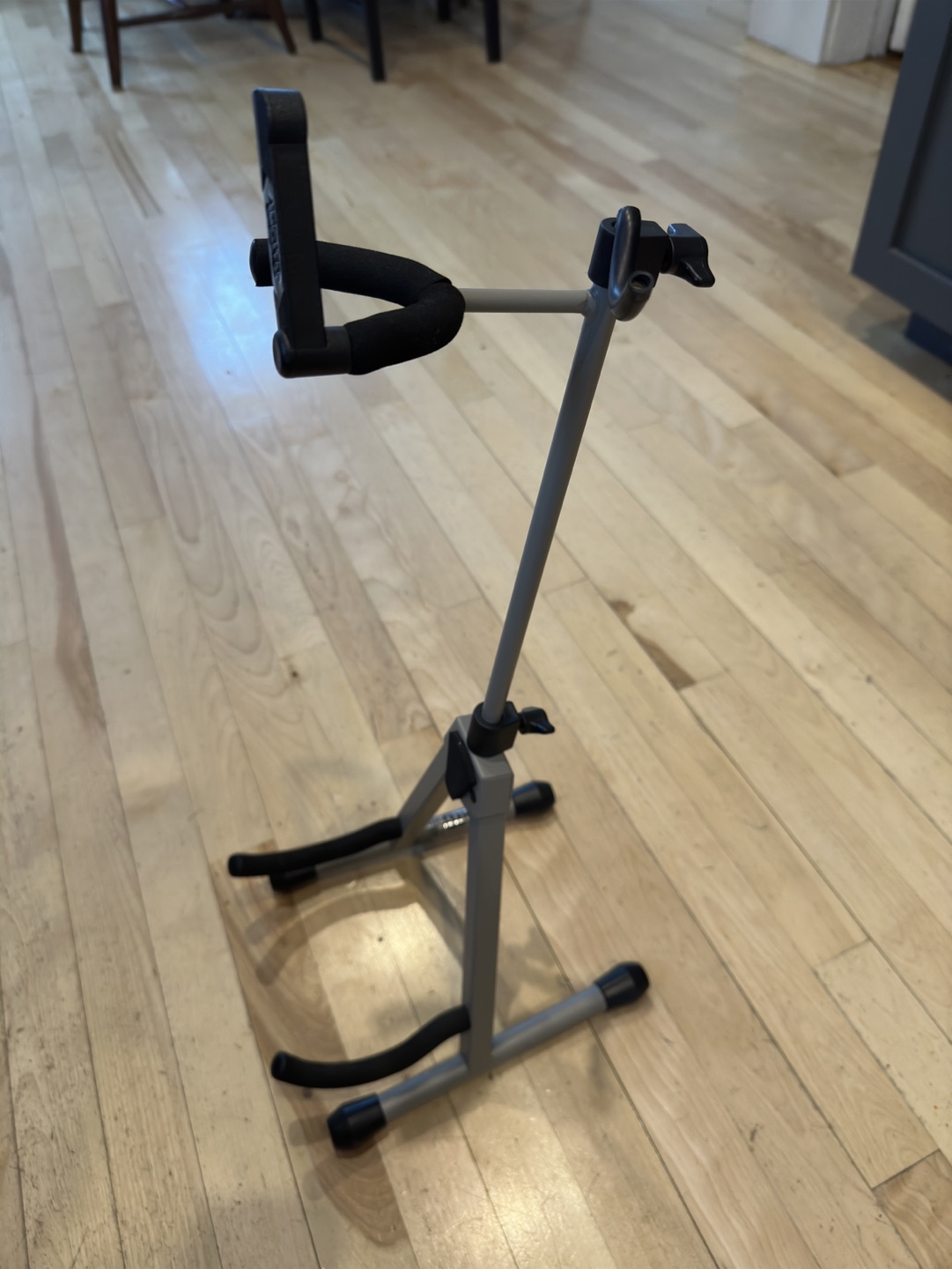 Fiddle or violin Stand -  Adjustable Height - photo 2