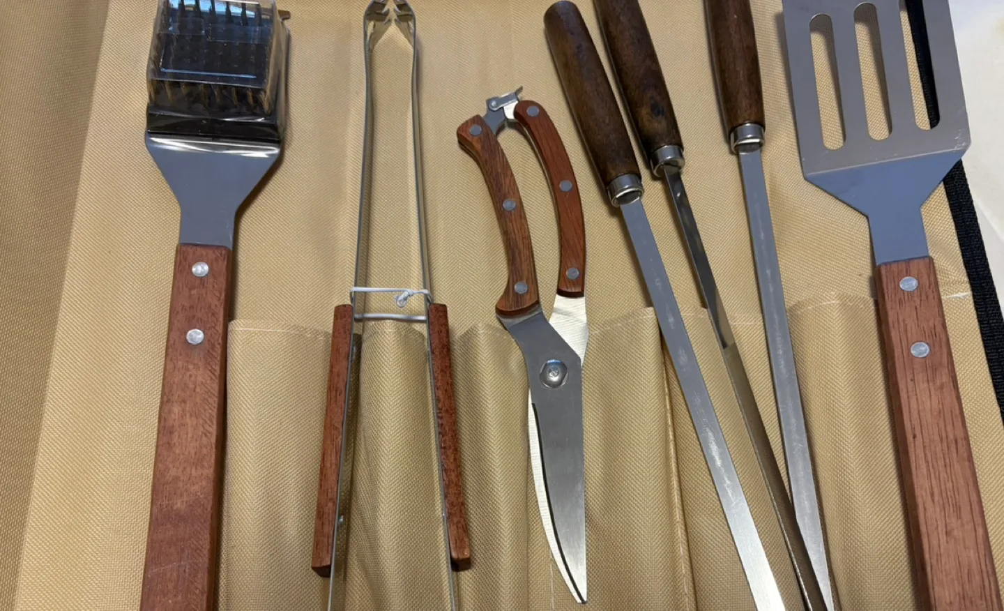 M.v. Eisenberg BBQ Utensil set image indicator(5)