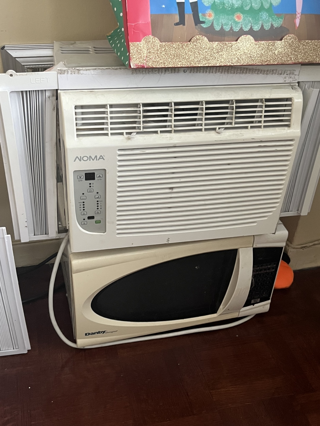NOMA Window Air Conditioner and microwave