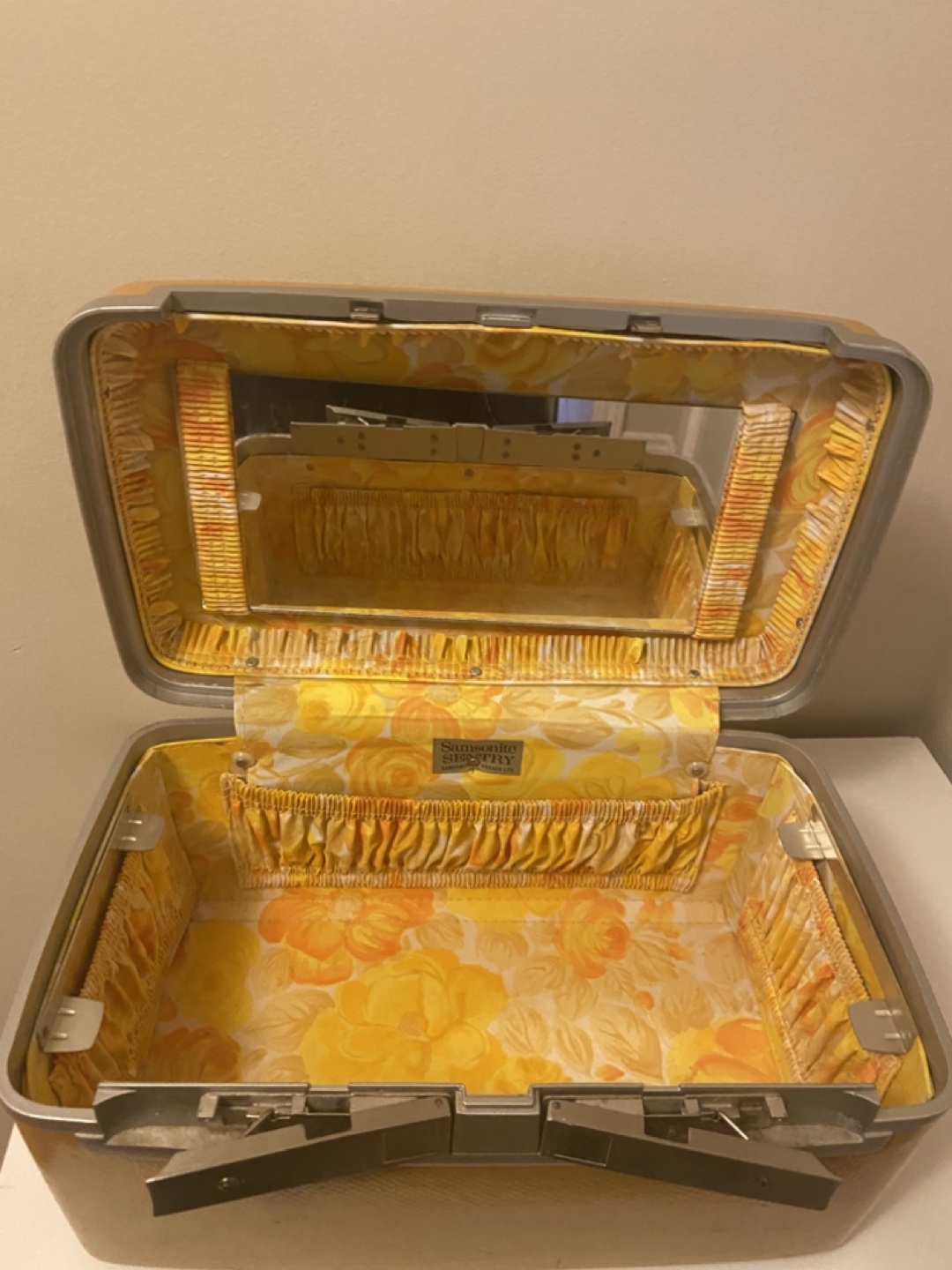 Vintage Samsonite Cosmetic Case - photo 2