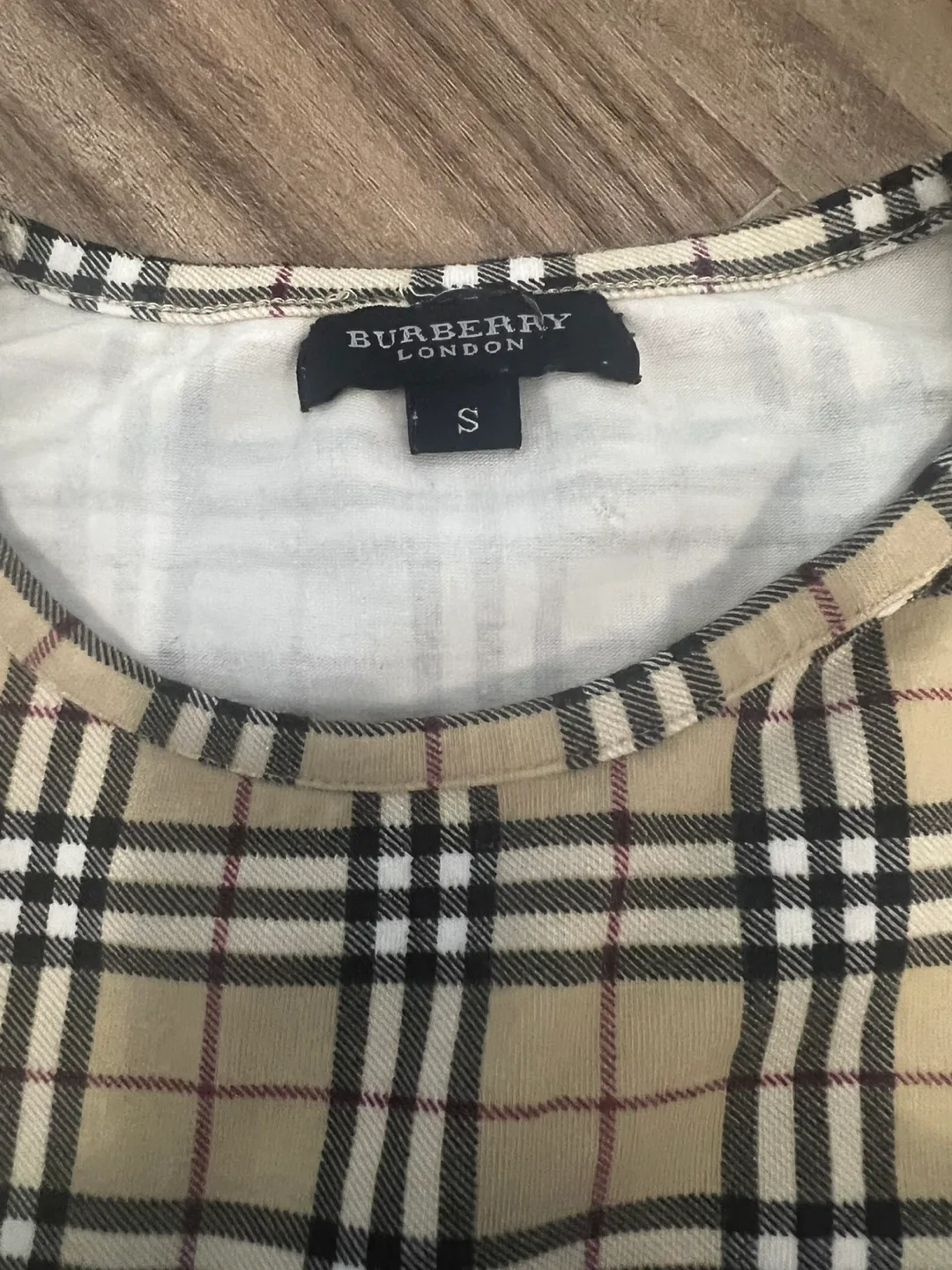 Burberry Top image indicator(2)