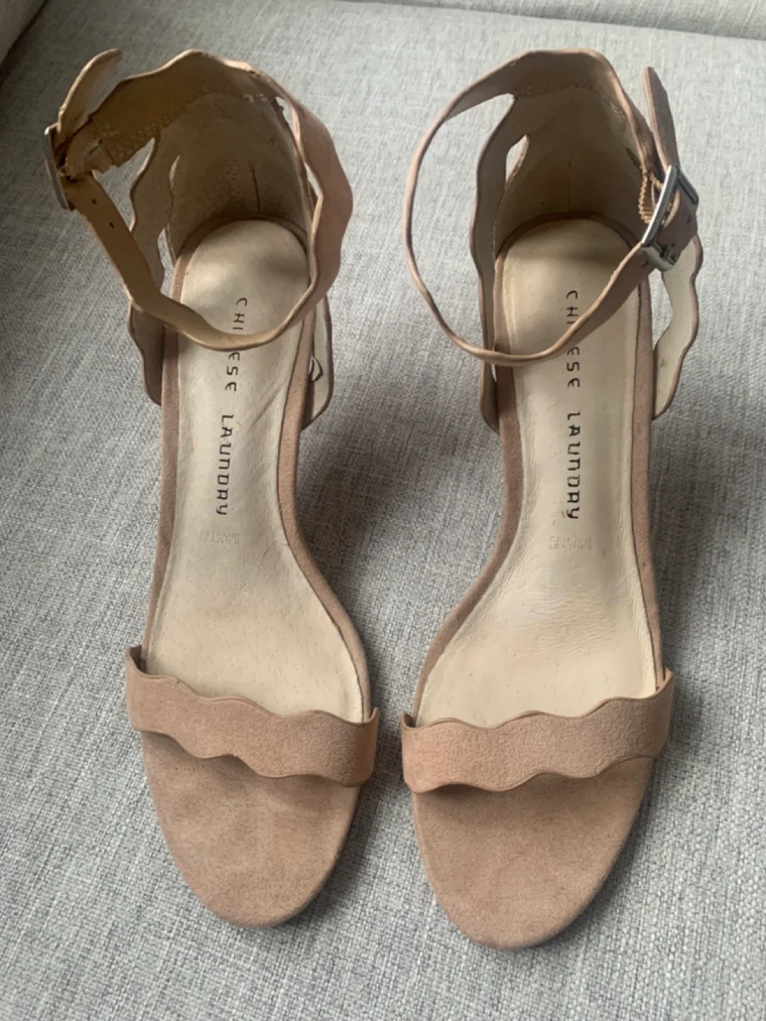 Chinese Laundry Women's Beige Suede Heels, Size 8.5M thumbnail