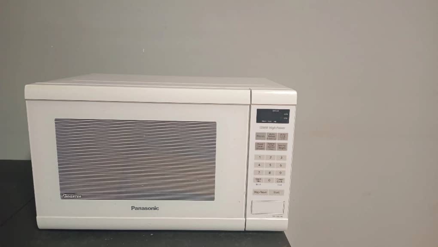 Panasonic 1200W Microwave