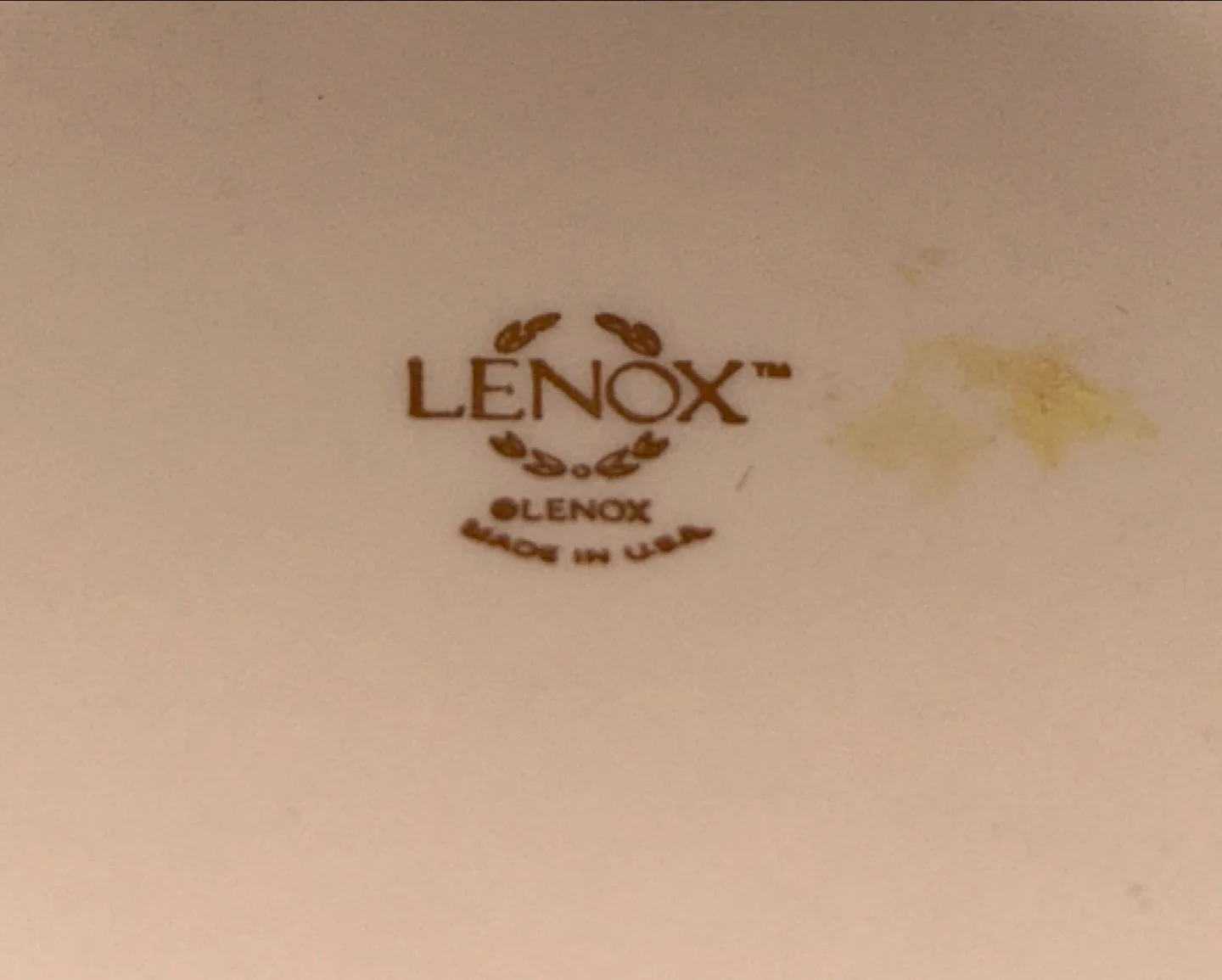 Vintage Lenox Ivory Vase with Gold Detail & Feather Design 🏈 image indicator(3)