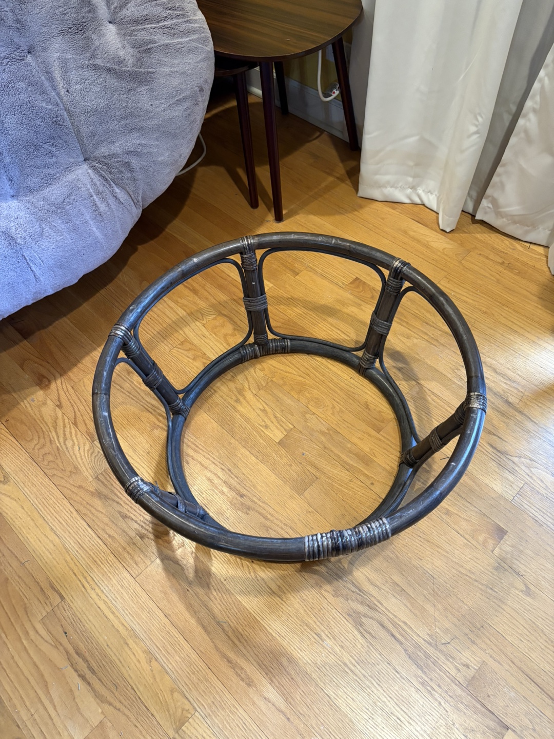 Papasan Chair with Gray Fuzzy Cushion - photo 3