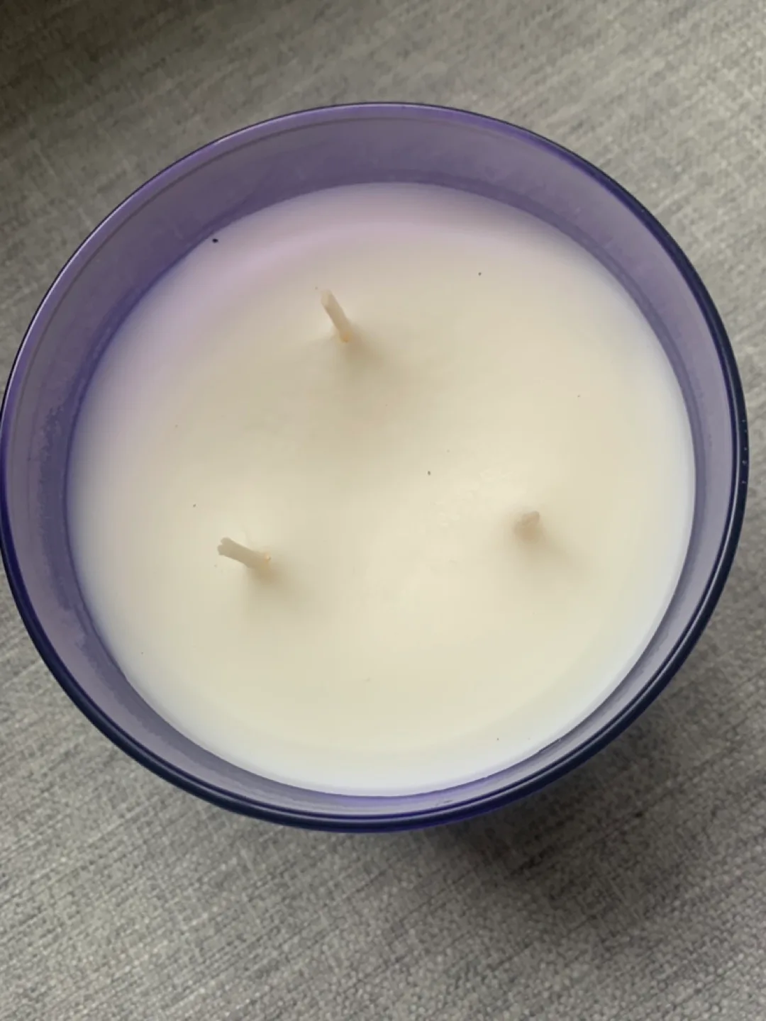 Bath & Body Works White Barn Lavender Vanilla 3-Wick Candle image indicator(2)