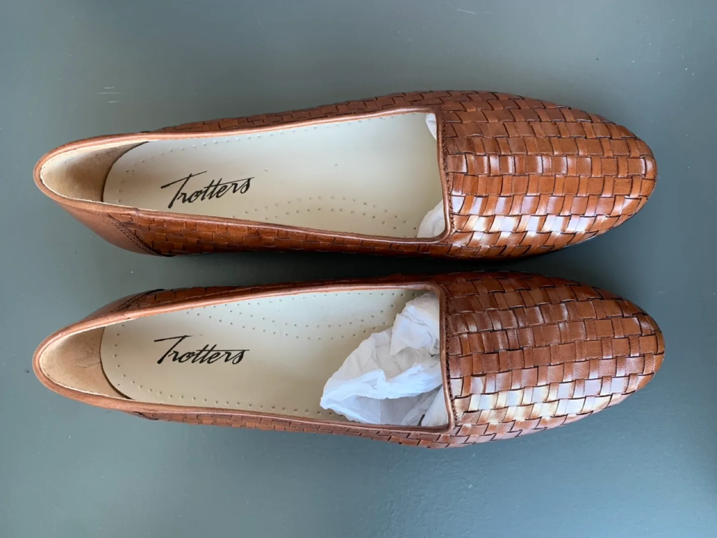Trotters Brown Leather Woven Flats image indicator(2)