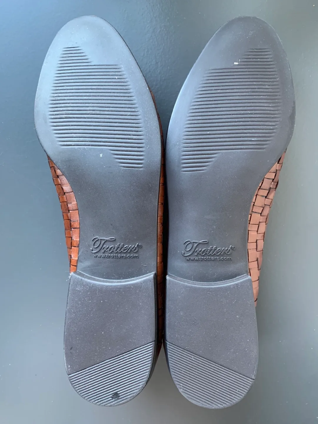 Trotters Brown Leather Woven Flats image indicator(4)